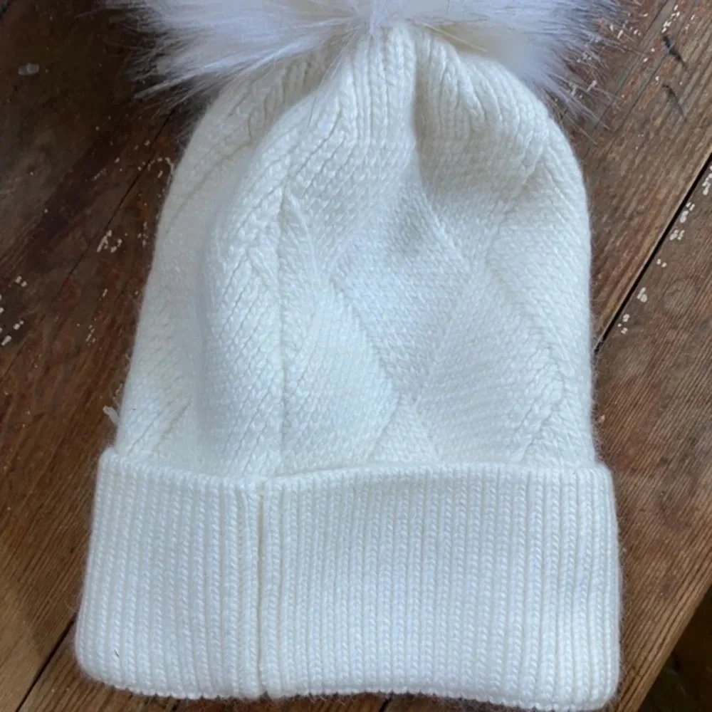 NWT Anthropologie Ivory Faux Fur Pom  Cuff Beanie